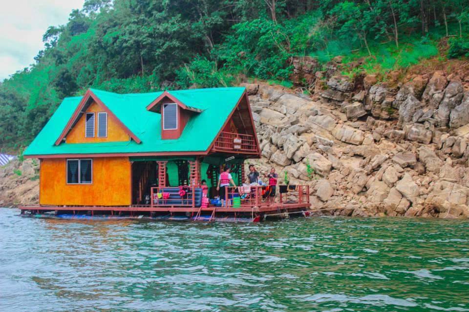 อัปเดต 2569! ที่พักแพริมน้ำเขื่อนศรีนครินทร์ (หมาใหญ่พักได้) | ที่สุดของ Pet Friendly กาญจนบุรี