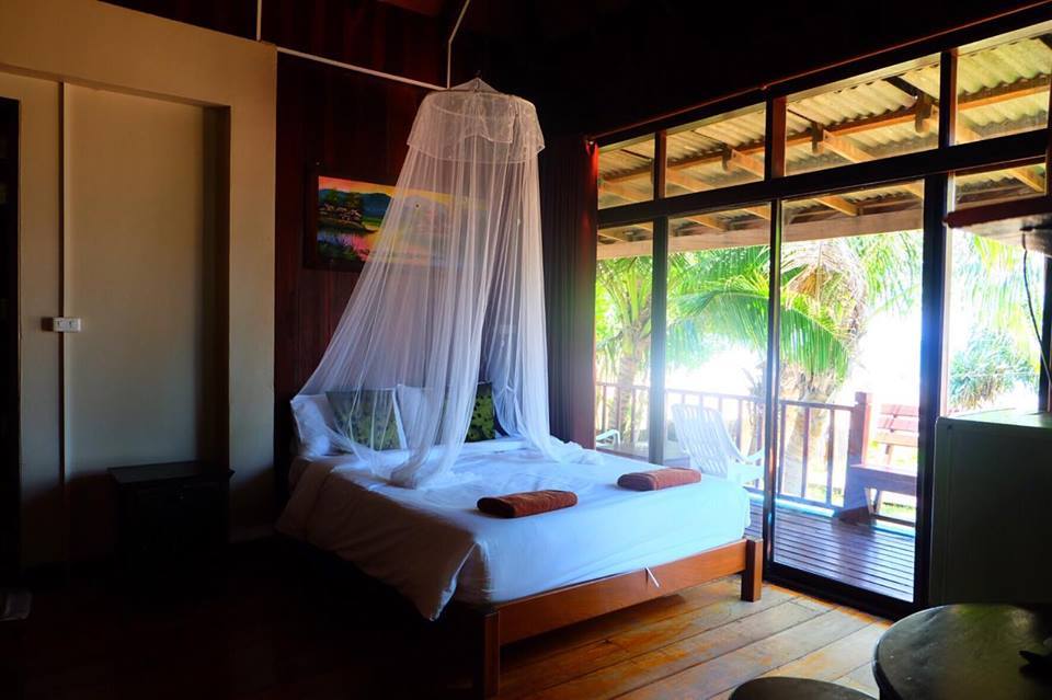 สมายบีช บูติค รีสอร์ท หาดเจ้าหลาว รีสอร์ทติดทะเล สุนัขเข้าพักได้ ทั้งหมาเล็ก หมาใหญ่ จันทบุรี