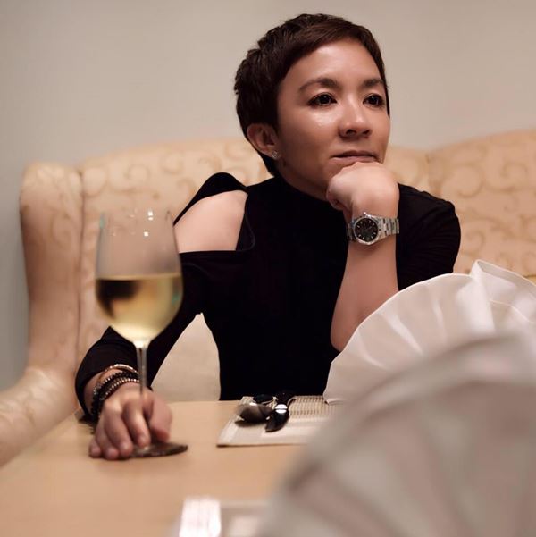 เจ้าเฮง หมาตากฝน ได้บ้านใหม่แล้ว  โศรยา บุนนาค ไฮโซเจ้าของโรงแรมดัง รับอุปการะ ยินดีด้วย