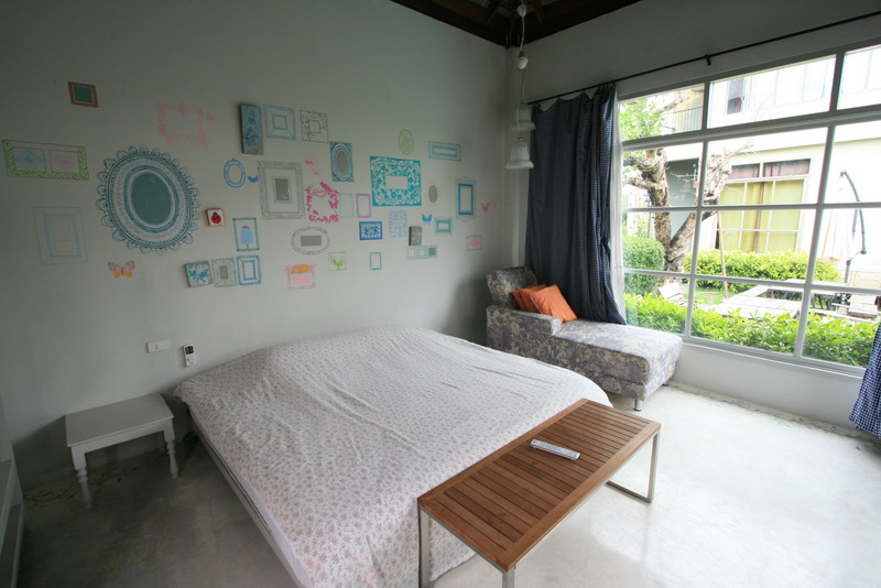 หาดบางสเหร่ พัทยา ชลบุรี "คาบาน เดอ ปาล์ค (Cabine De Plage) " สุนัขพักได้