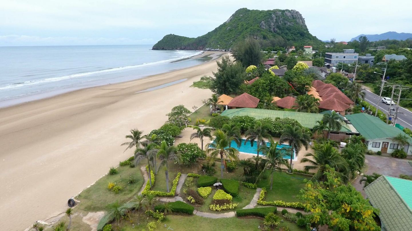 บิวตี้บีชรีสอร์ท ( Beauty beach resort ) ที่พักติดทะเลปราณบุรีสัตว์เลี้ยงพักได้ ใกล้เขากะโหลก หาดสวย