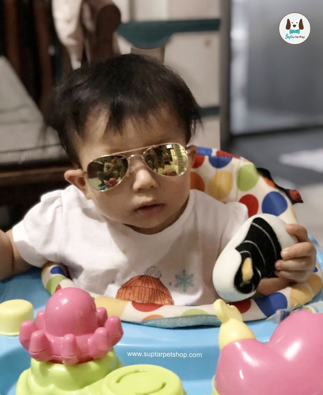 แว่นตาเด็ก แว่นกัดแดดเด็ก แว่นแฟชั่น สำหรับเด็ก อนุบาล เด็กอายุ 1-3 ขวบ มีให้เลือกสีมากมาย ราคา 99 บาทเท่านั้น