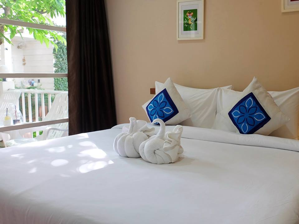 รีรา รีสอร์ท หัวหิน (Reera Resort HuaHin)  ที่พักหัวหินราคาหลักร้อย ใกล้แหล่งท่องเที่ยวอยู่ติดกับทางลงทะเล