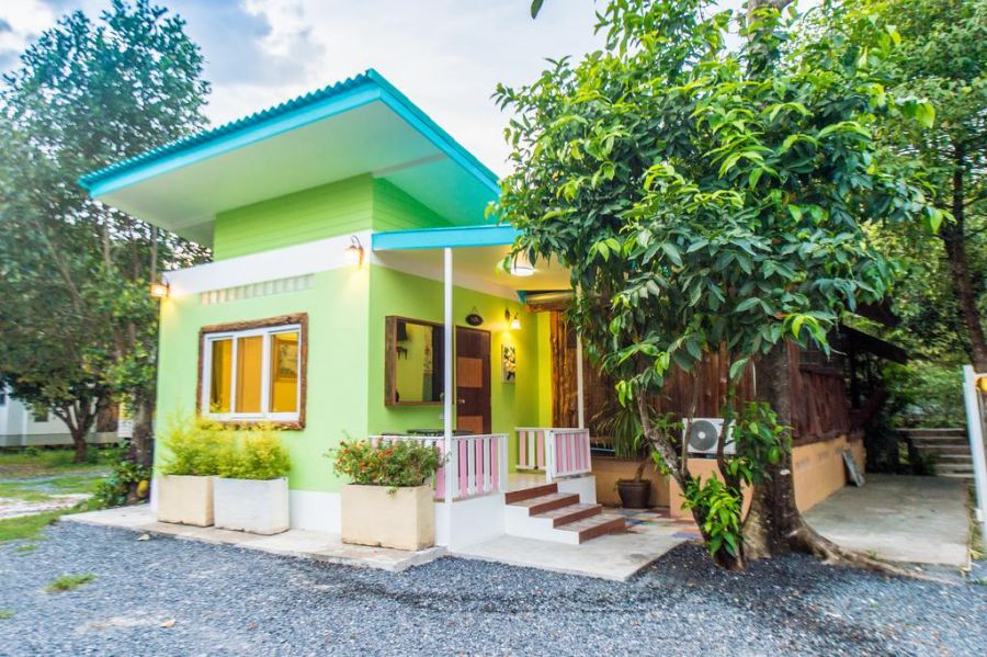 ภูมิวาริน รีสอร์ท (Poomvarin Resort) ที่พักริมน้ำ นครนายก สุนัขพักได้ ใกล้น้ำตกวังตะไคร้