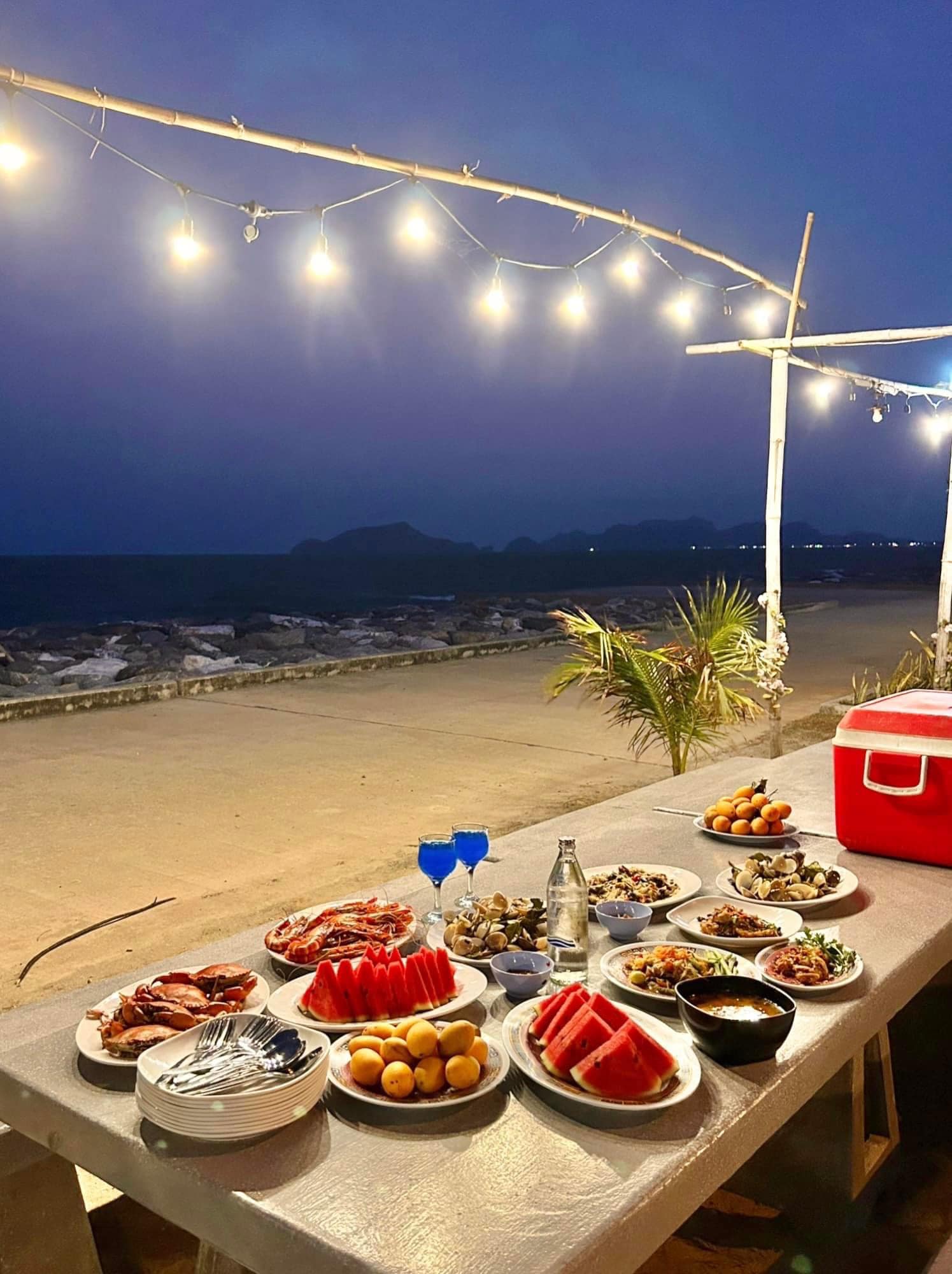 คลาร่าบีช รีสอร์ท ปราณบุรี ที่พักติดทะเลปราณบุรี สัตวเ์ลี้ยงเข้าพักได้  ที่พักติดทะเลเลย มีหาดส่วนตัว พร้อมสระว่ายน้ำ แถมยังใกล้เขากระโหลก