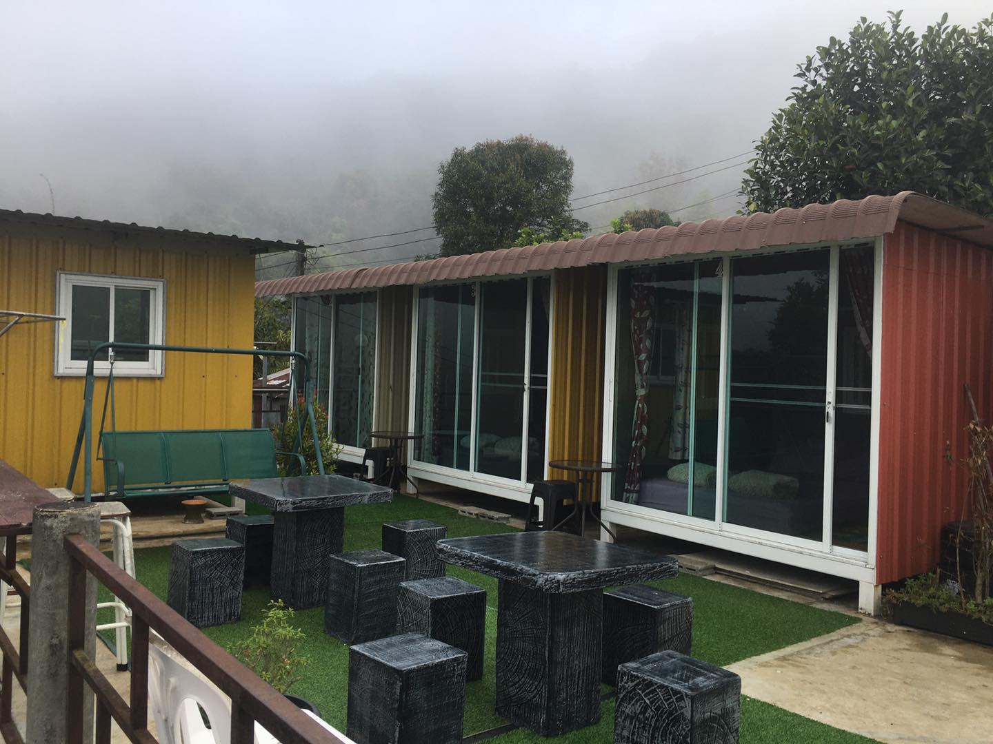 รวมที่พักหมาแมวพักได้ เหมืองปิล็อก บ้านอีต่อง กาญจนบุรี ฟินกับหมอกยามเช้า วิวธรรมชาติ