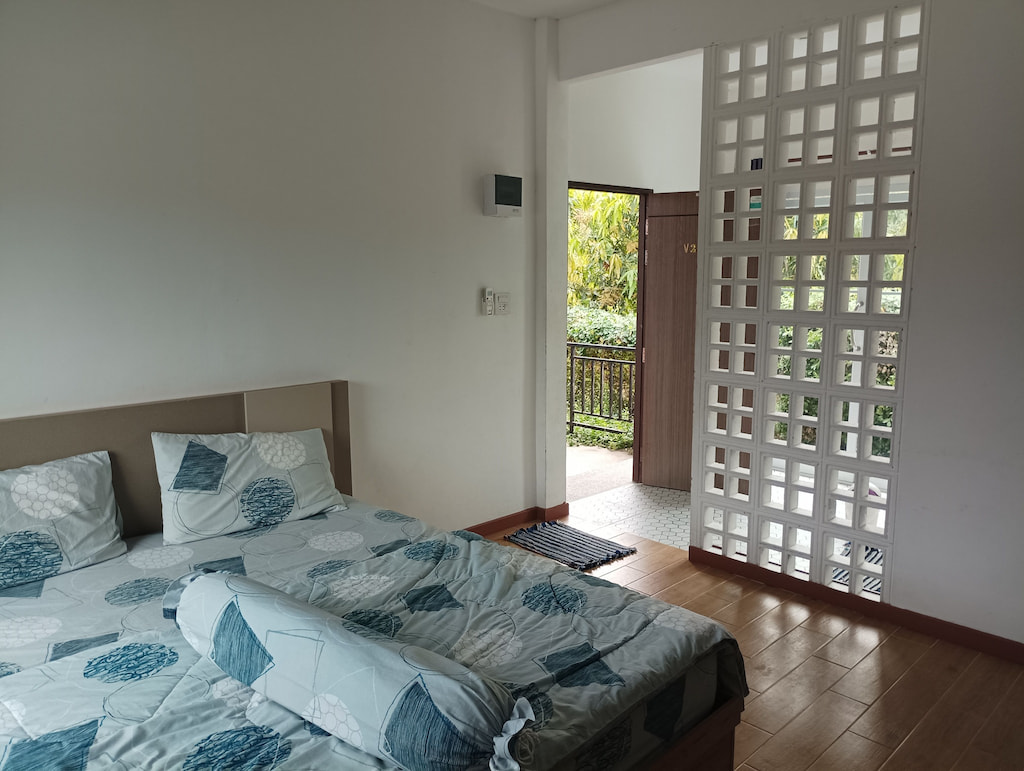 ที่พักสุรินทร์ หมาแมวพักได้  โมซะแรรีสอร์ต pet friendly บรรยากาศทุ่งนา