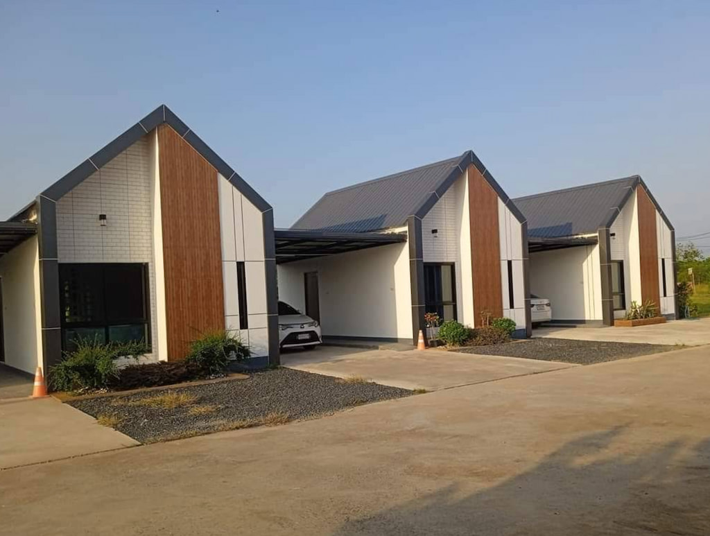 ที่พักสุรินทร์ หมาแมวพักได้  โมซะแรรีสอร์ต pet friendly บรรยากาศทุ่งนา