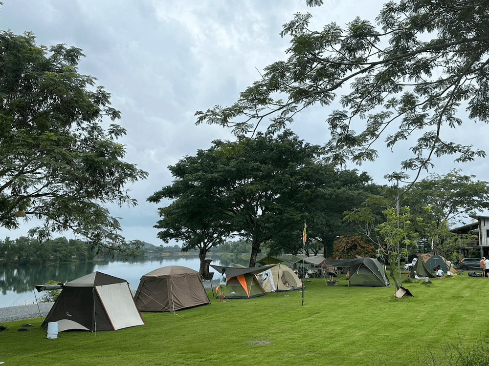 ลานกางเต็นท์ จันทบุรี หมาแมวพักได้ The Lagoon Camping Resort บรรยากาศที่ดี Pet friendly 
