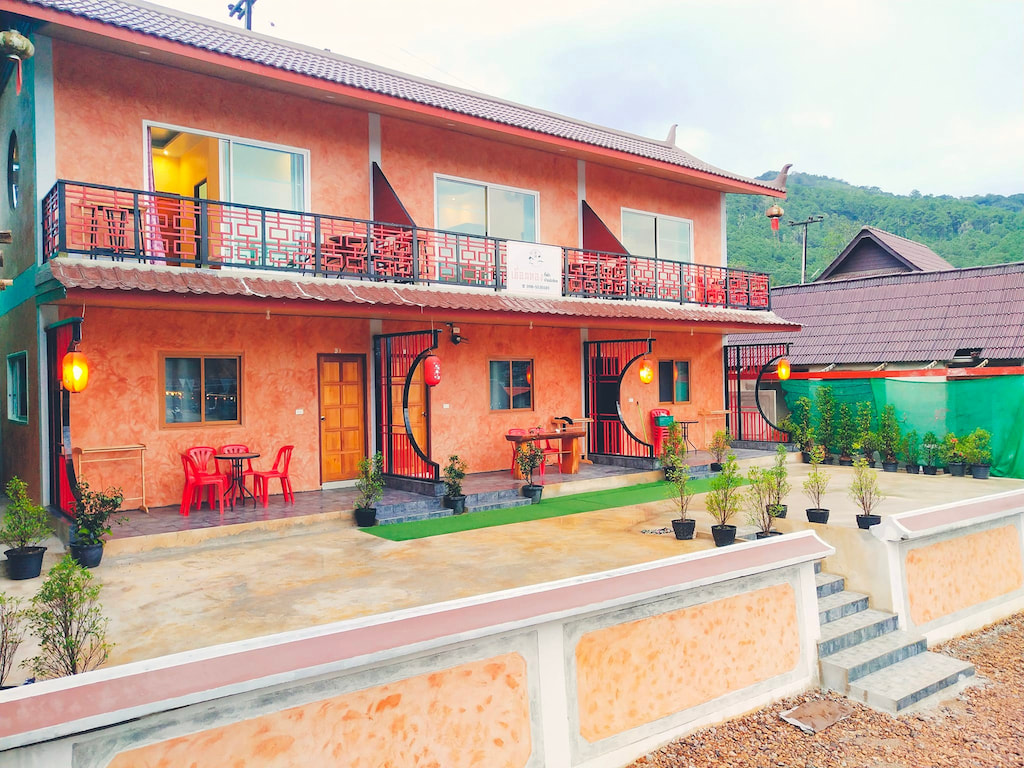 อัปเดต! ที่พักบ้านรักไทย (Pet Friendly) พาหมาแมวเที่ยวได้ ชมไร่ชา ทะเลหมอก แม่ฮ่องสอน