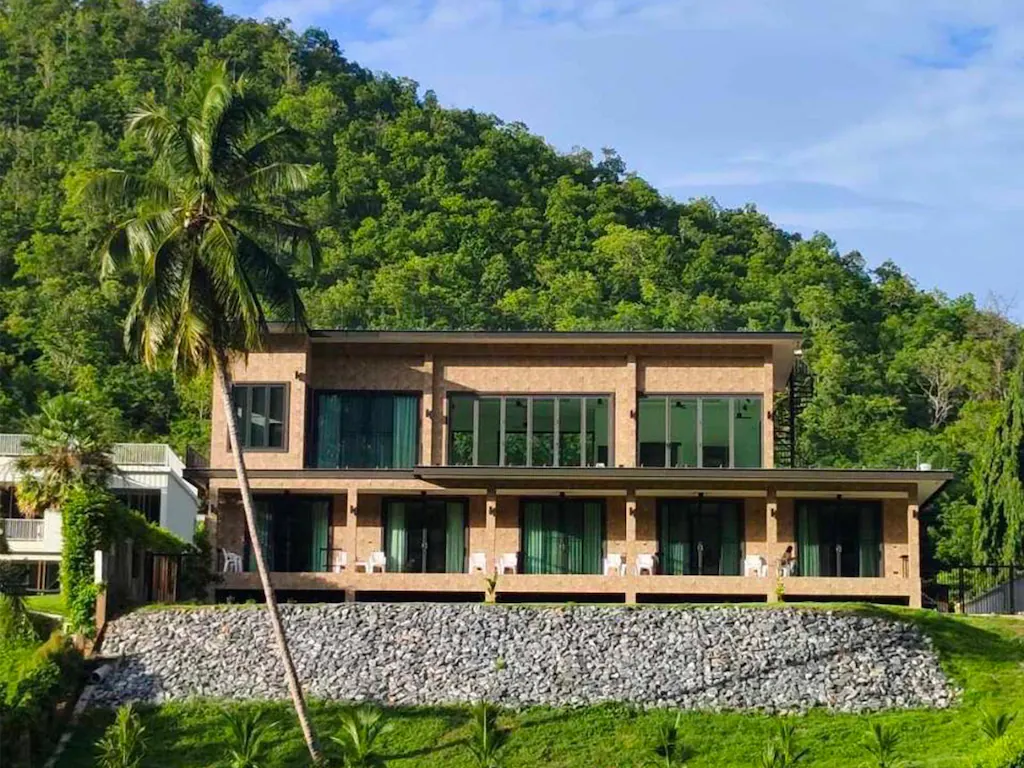 Tiger House River Kwai กาญจนบุรี ที่พัก Pet Friendly หมาใหญ่พักได้ ริมแม่น้ำแคว ใกล้น้ำตกเอราวัณ