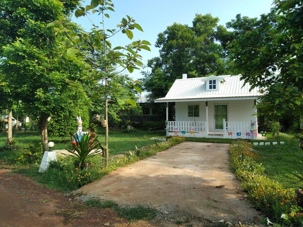 รวมที่พักสกลนครในเมือง “หมาพักได้–แมวพักได้”