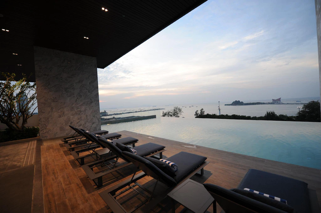 โอ๊ควู๊ด โฮเทล แอนด์ เรสซิเดนซ์ ศรีราชา | ที่พักหมาให ...