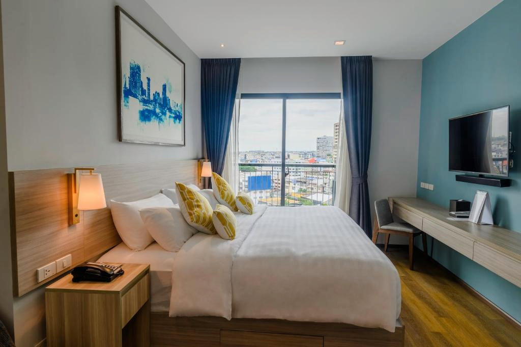 โอ๊ควู๊ด โฮเทล แอนด์ เรสซิเดนซ์ ศรีราชา | ที่พักหมาให ...