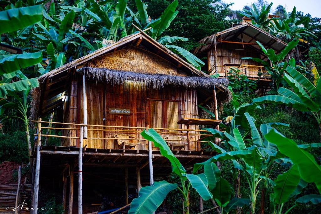 อิ่มสุข ณ บ่อเกลือ | ที่พักน่านริมน้ำวิวภูเขา (Pet Friendly) พร้อมหมูกระทะและกาแฟดริป