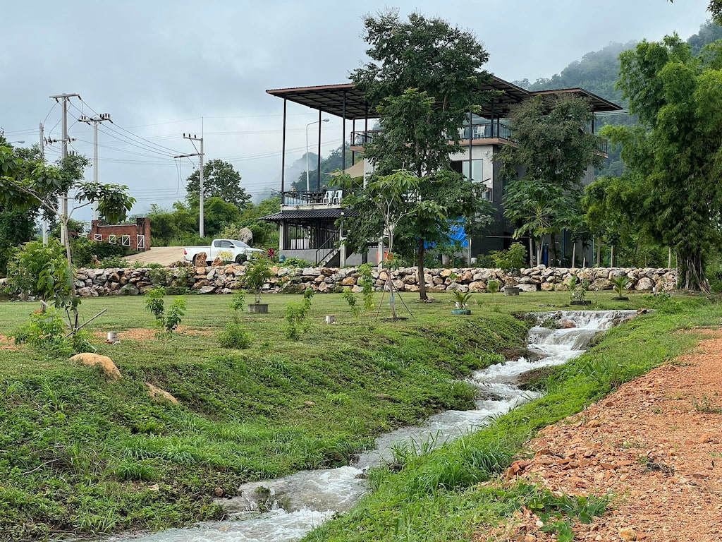 ไร่ภูผา Camping and Cafe กาญจนบุรี หมาใหญ่พักได้ | ลานกางเต็น ...