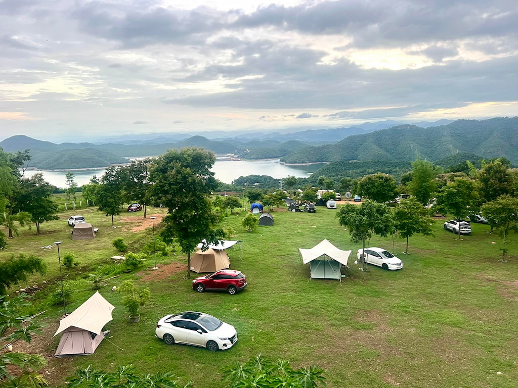 ไร่ภูผา Camping and Cafe กาญจนบุรี หมาใหญ่พักได้ | ลานกางเต็น ...