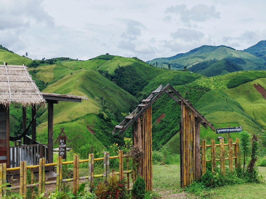 บ้านปันสุข สะปัน น่าน หมาแมวพักได้ วิวหลักล้าน | Pet Friendly หมาใหญ่พักได้ (โฮมสเตย์)