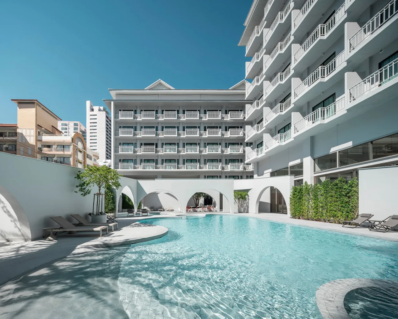 โรงแรม Terra Nara พัทยา | รับหมาใหญ่ (Pet Friendly) ใกล้ชายหาด 200 ม.