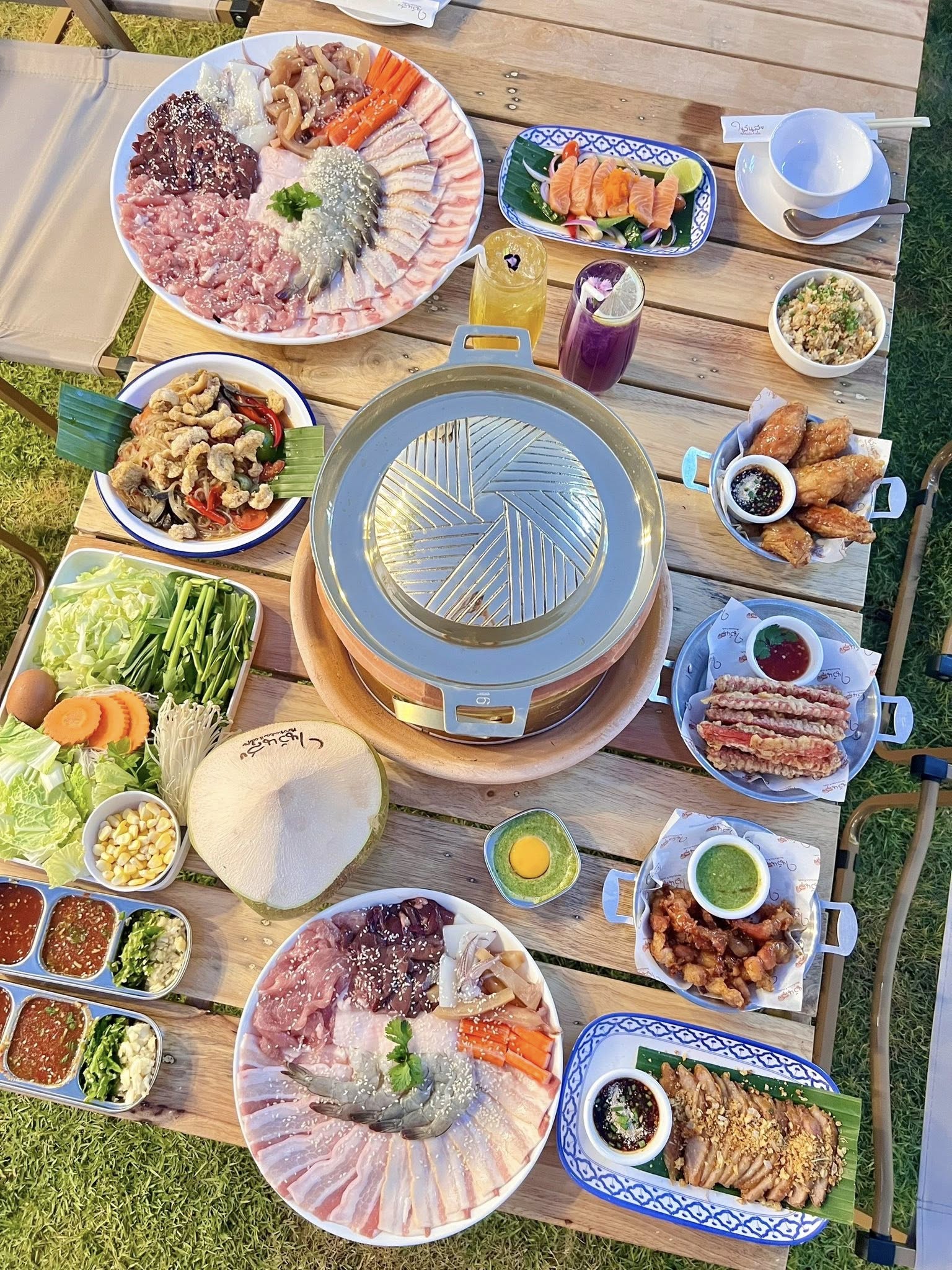 ในวันสุขหมูกระทะ กาญจนบุรี ที่พัก Pet Friendly หมาใหญ่พักได้ หมูกระทะ / คาเฟ่ / รีสอร์ท