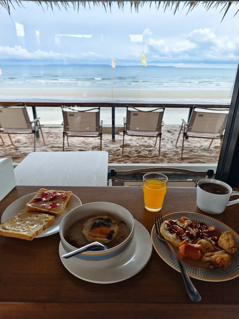 เที่ยวตราดไม่ข้ามเกาะ The Hi Ocean (Pet Friendly) ติดทะเล หมาเล็กพักฟรี หมาใหญ่พักได้