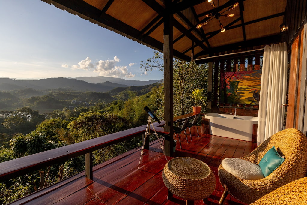 รีวิว Flower Hill 180 เชียงราย (Pet Friendly) บ้านไม้บนเขา วิวหลักล้าน หมาพักได้ ใกล้สิงห์ปาร์ค