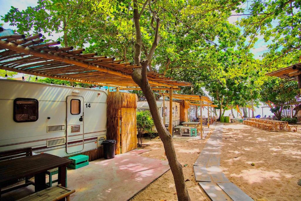 40 ที่พักหมาพักได้ พัทยา ติดทะเล หมาใหญ่พักได้ 