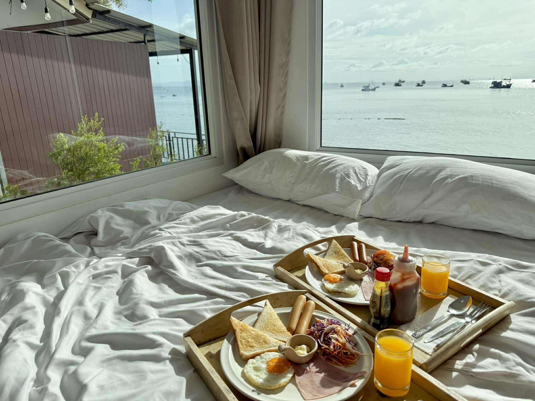 18 ที่พักสัตหีบ หมาพักได้ ติดทะเล หมาใหญ่พักได้ 