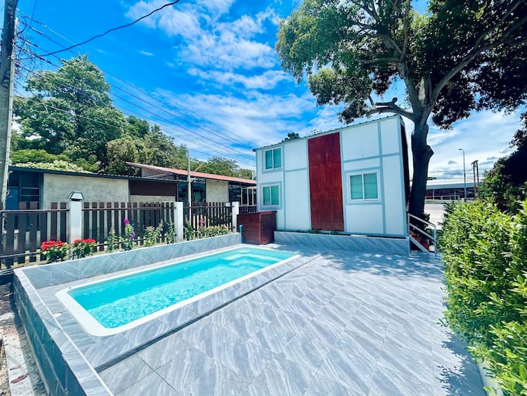 ที่พักบางแสน หมาพักได้ ยาหยี รีสอร์ท หมาใหญ่พักได้ ใกล้กับสะพานปลาอ่างศิลา เขาสามมุข ราคาถูก