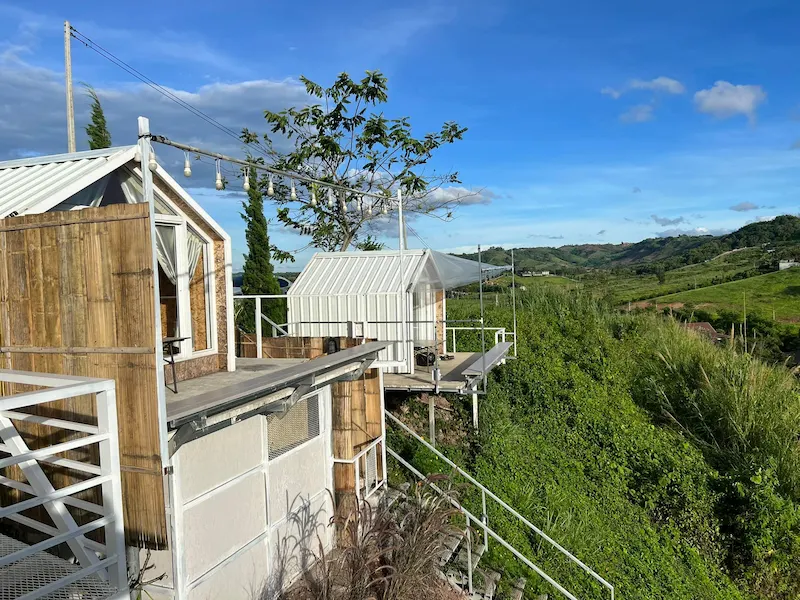 บ้านบนเขา เขาค้อรีสอร์ต ที่พักหมาพักได้ วิวกังหันลม Pet Friendly หมาใหญ่พักได้