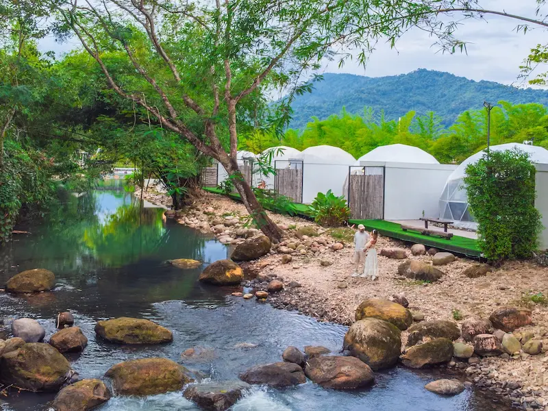 The Chamuang Forest Resort นครนายก ที่พักหมาพักได้ Pet Friendly ติดลำธาร ใกล้น้ำตกสาริกา