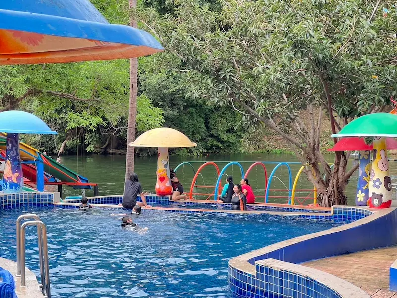 เฟื่องฟ้าแสงมณี รีสอร์ท แก่งกระจาน สุนัขพักได้ ติดริมน้ำ แก่งกระจาน เพชรบุรี