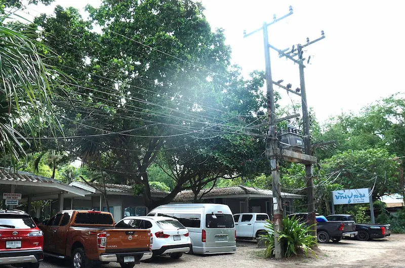 หาดแม่รำพึง ระยอง บ้านปูลม รีสอร์ท บ้านเพ สุนัขพักได้ทุกสายพันธ์ ราคาหลักร้อย เห็นวิวทะเล