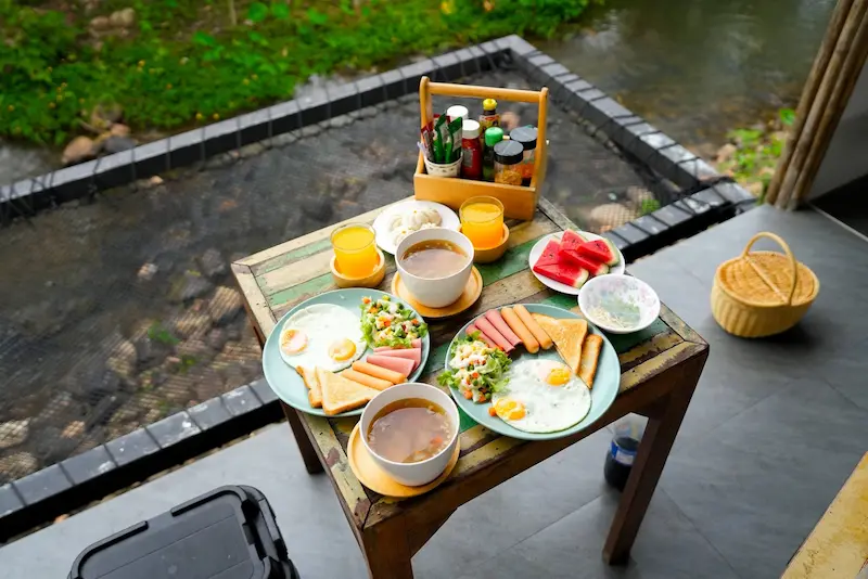 ชะอม แคมป์ปิ้ง ที่พักชะอมติดริมน้ำ Pet Friendly ที่พักน้องหมาพักได้ ใกล้กรุงเทพฯ