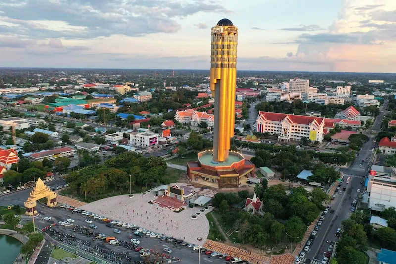 พาหมาเที่ยวร้อยเอ็ด 2569 ที่เที่ยวใกล้บึงพลาญชัย หอโหวด 101 พร้อมโซนพัก Pet Friendly