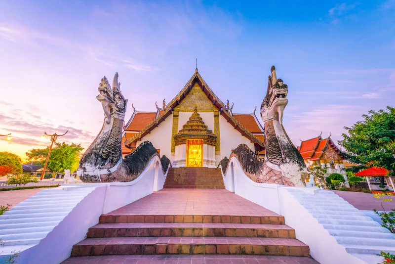 เมืองเก่าน่าน-วัดภูมินทร์-พาหมาเที่ยวน่าน.webp