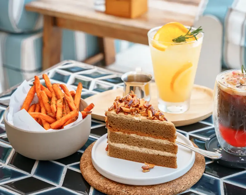 คาเฟ่และร้านอาหาร Pet Friendly-พัทยา.webp
