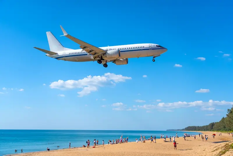 maikhao-beach-phuket-petfriendly.webp