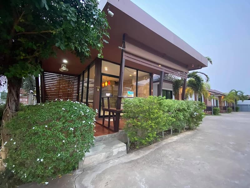 16 ที่พักสุโขทัย Pet Friendly หมาแมวพักได้ มีที่พักหมาใหญ่ เที่ยวเมืองเก่า–ศรีสัชนาลัย