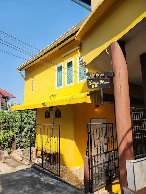 Yellow-House-เกาะช้างหมาพักได้-3.webp