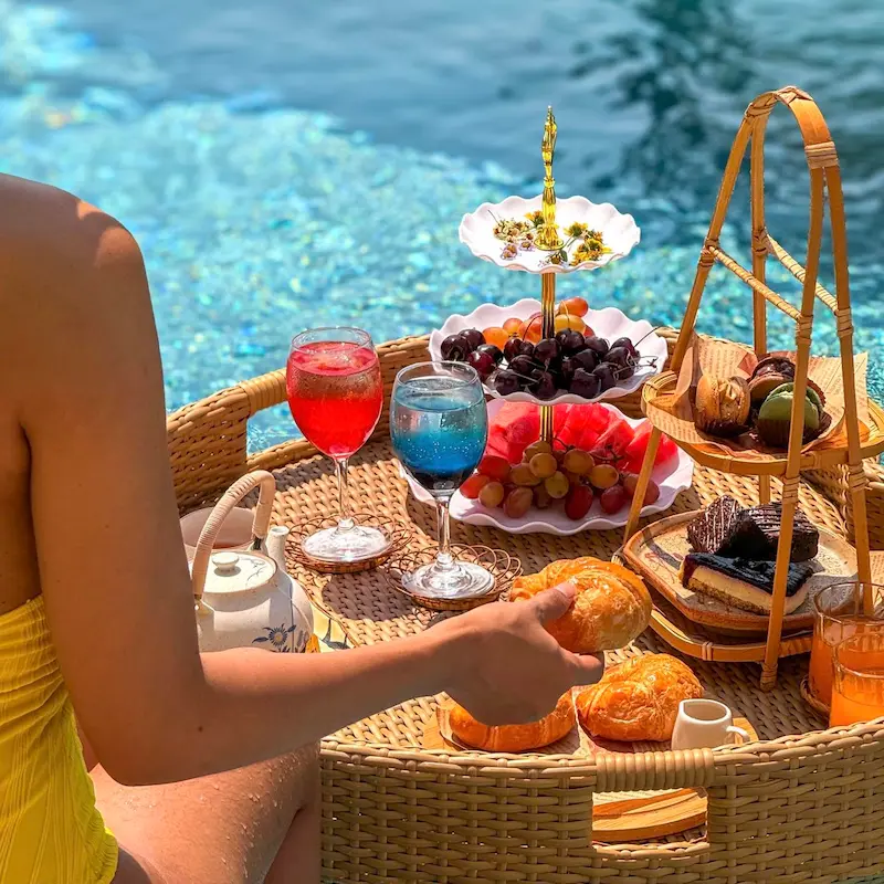 นานาก๋างโต้ง คาเฟ่ & Gamping กาญจนบุรี Pet Friendly พูลวิลล่า วิวทุ่งนา 2569