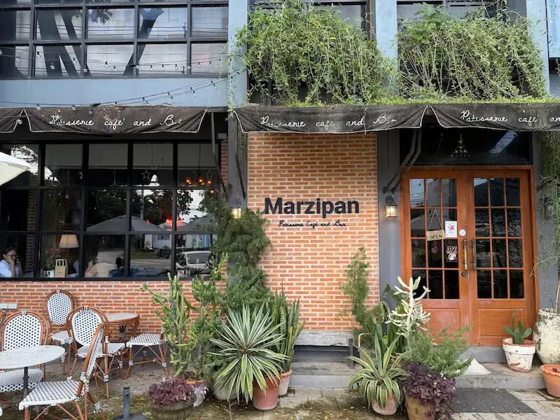 Marzipan-Patisserie-Café-Bar-คาเฟ่หัวหิน-pet-friendly.webp