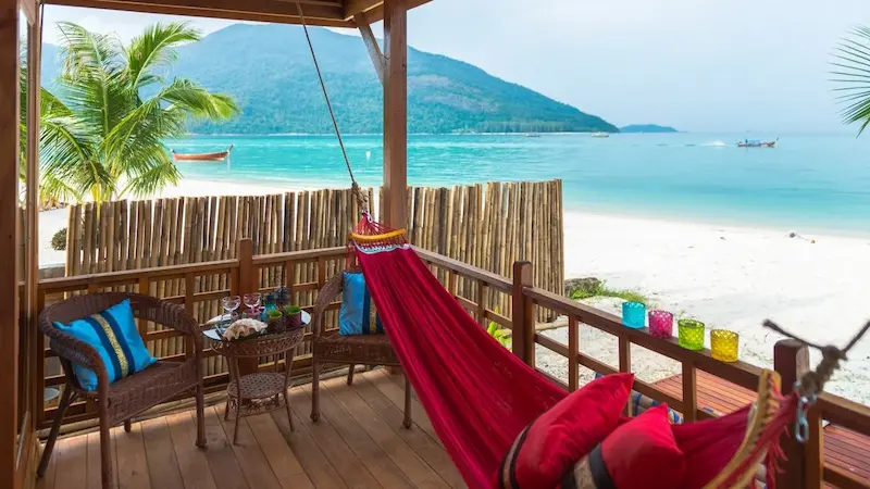 14 ที่พักเกาะหลีเป๊ะหมาพักได้ Pet Friendly ติดทะเล หมาใหญ่พักได้ อัปเดตล่าสุด
