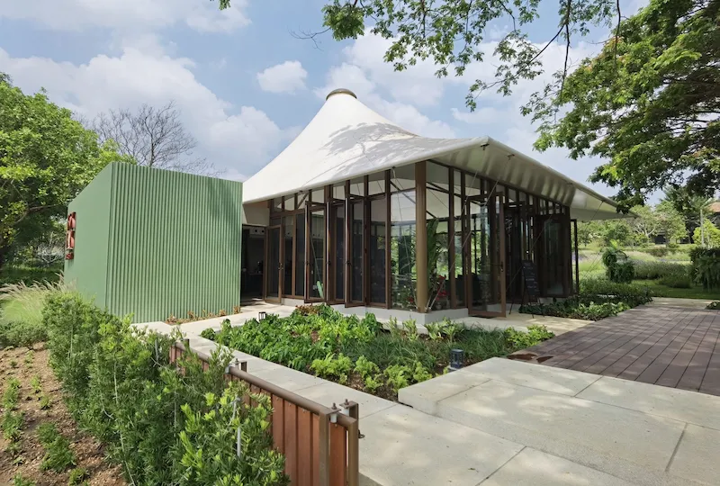 10 คาเฟ่เขาใหญ่ Pet Friendly พาหมาเข้าได้ มีทั้งห้องแอร์ สนามหญ้า และคาเฟ่ธรรมชาติ 2569
