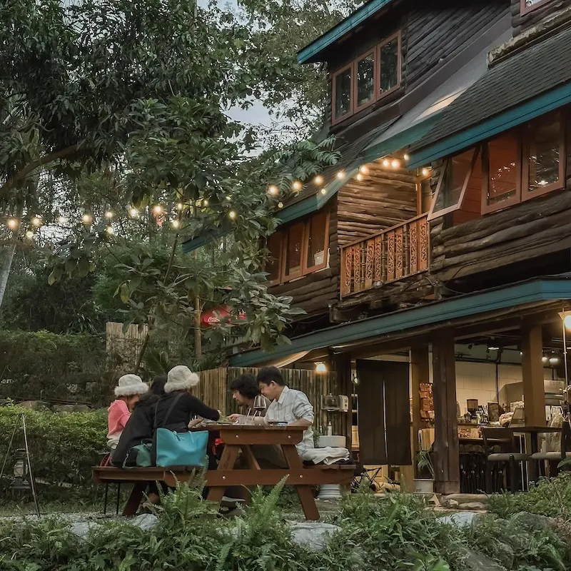 10 คาเฟ่เขาใหญ่ Pet Friendly พาหมาเข้าได้ มีทั้งห้องแอร์ สนามหญ้า และคาเฟ่ธรรมชาติ 2569