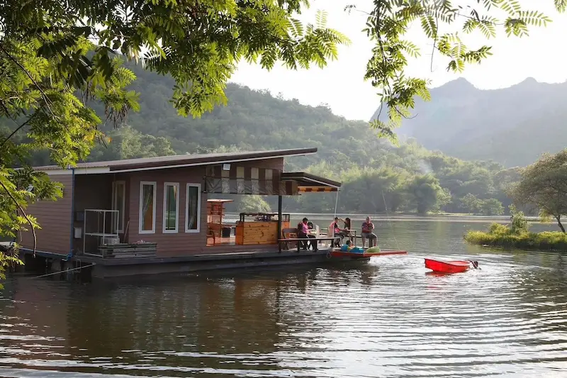 เปรมวณิน@แคมป์ กาญจนบุรี ที่พักแพริมแม่น้ำแคว Pet Friendly ใกล้น้ำตกเอราวัณ