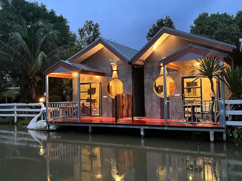 บ้านบาหลี รีสอร์ท นครนายก สุนัขพักได้ ติดแม่น้ำ ใกล้เขื่อนขุนด่าน