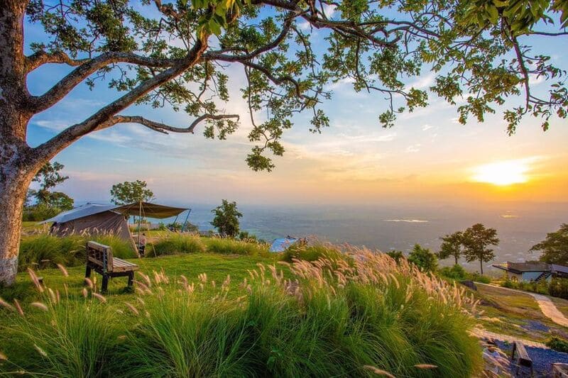 ที่พักเขายายเที่ยง