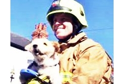 สุดยอด นักดับเพลิง เป่่าปากสุนัข ช่วยรอดไฟไหม้