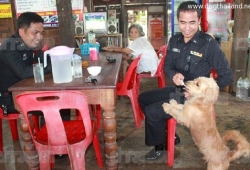 หมาน่ารัก เจ้าแบรี่ สุนัขแสนรู้ ช่วยเจ้าของเก็บ-ทอนเงิน ในร้านอาหาร